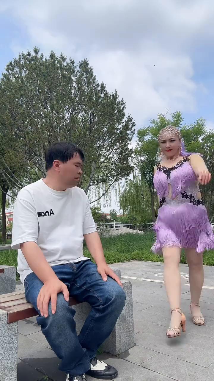 哈哈哈哈哈哈。