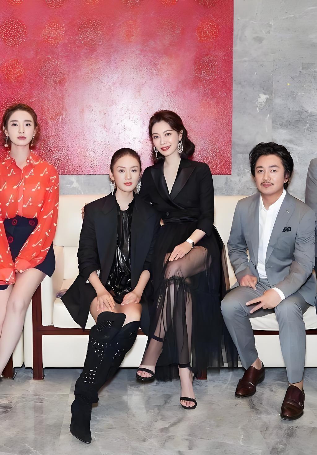 童瑶，陈数， 潘粤明。左一这位美女是谁？挺美的。