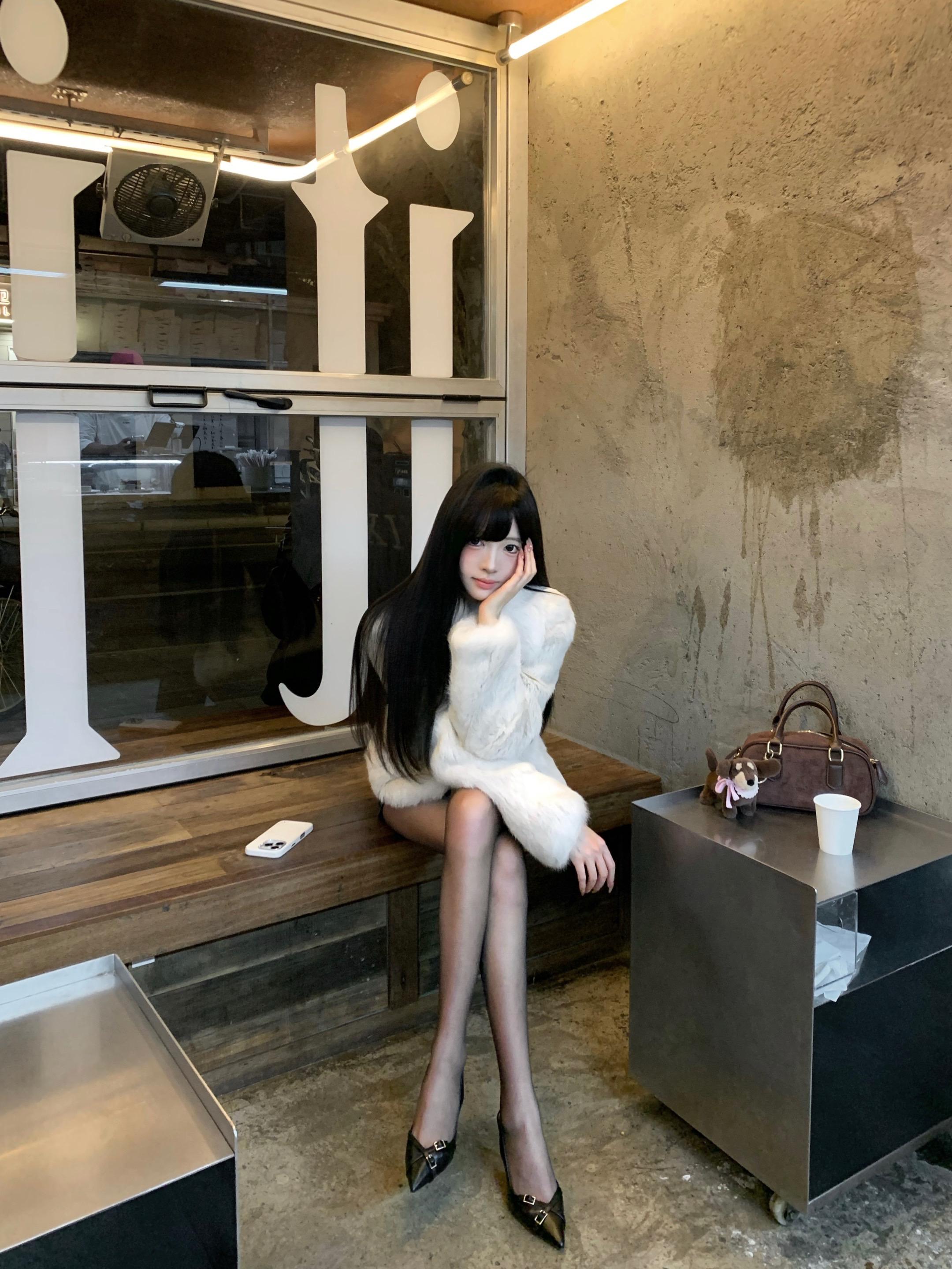 冬天来临的时候落在我肩膀的会是雪花还是你的外套