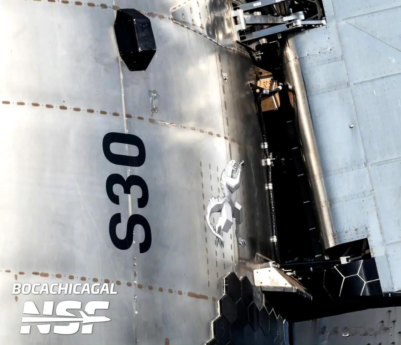 SpaceX 星际基地第二座星舰发射塔已经完成堆叠

SpaceX 今天（8月2