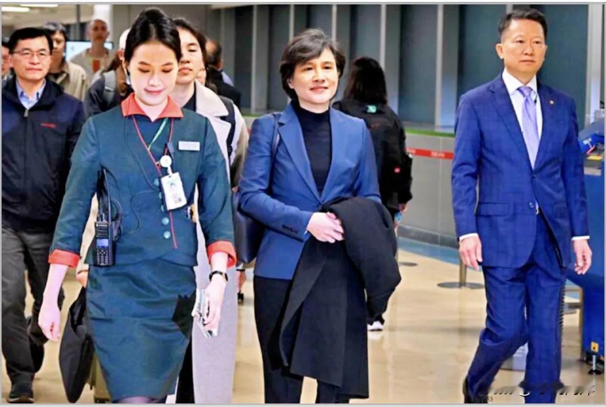 台美近日在美国完成签署关税协定的相关作业，台湾当局“行政院副院长”郑丽君在小年夜