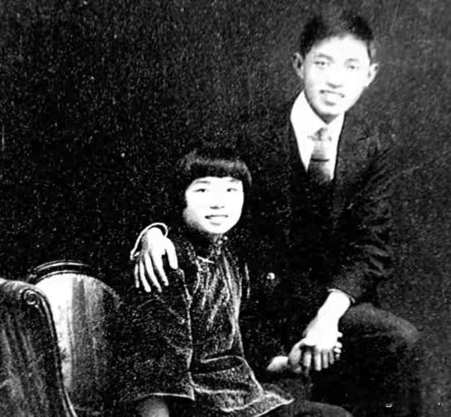1939年延安往事：原配寻夫至此，张琴秋欲退出，原配一句话尽显格局
 
陈昌浩原