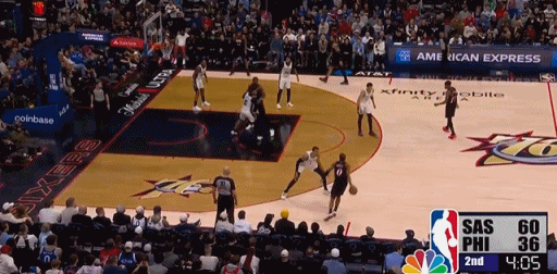 你高我快！马克西闪电过掉文班完成得分！
在今天NBA常规赛费城对阵马刺的第二节比