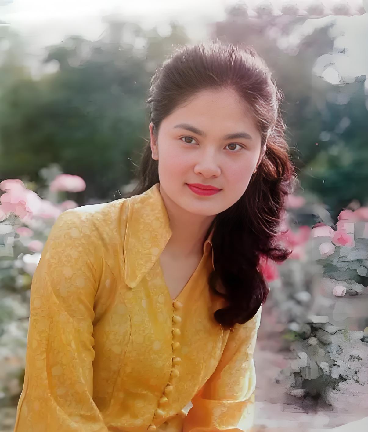 演员韩月乔晚年生活如何？。她曾是和刘晓庆齐名的80年代荧幕女神，1985年嫁给军