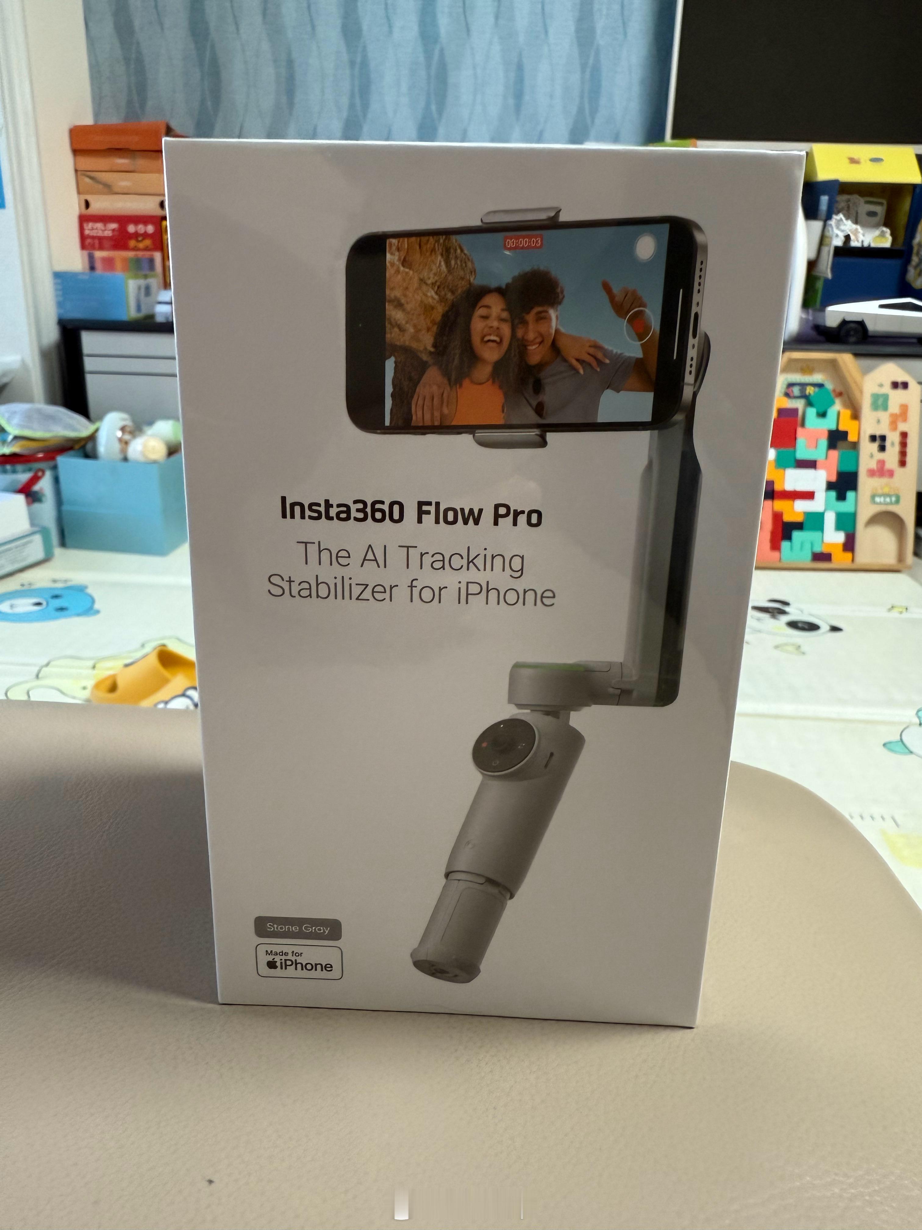 Insta 360 Flow Pro 手持稳定器送给铁粉，评论点赞就行，三天后开