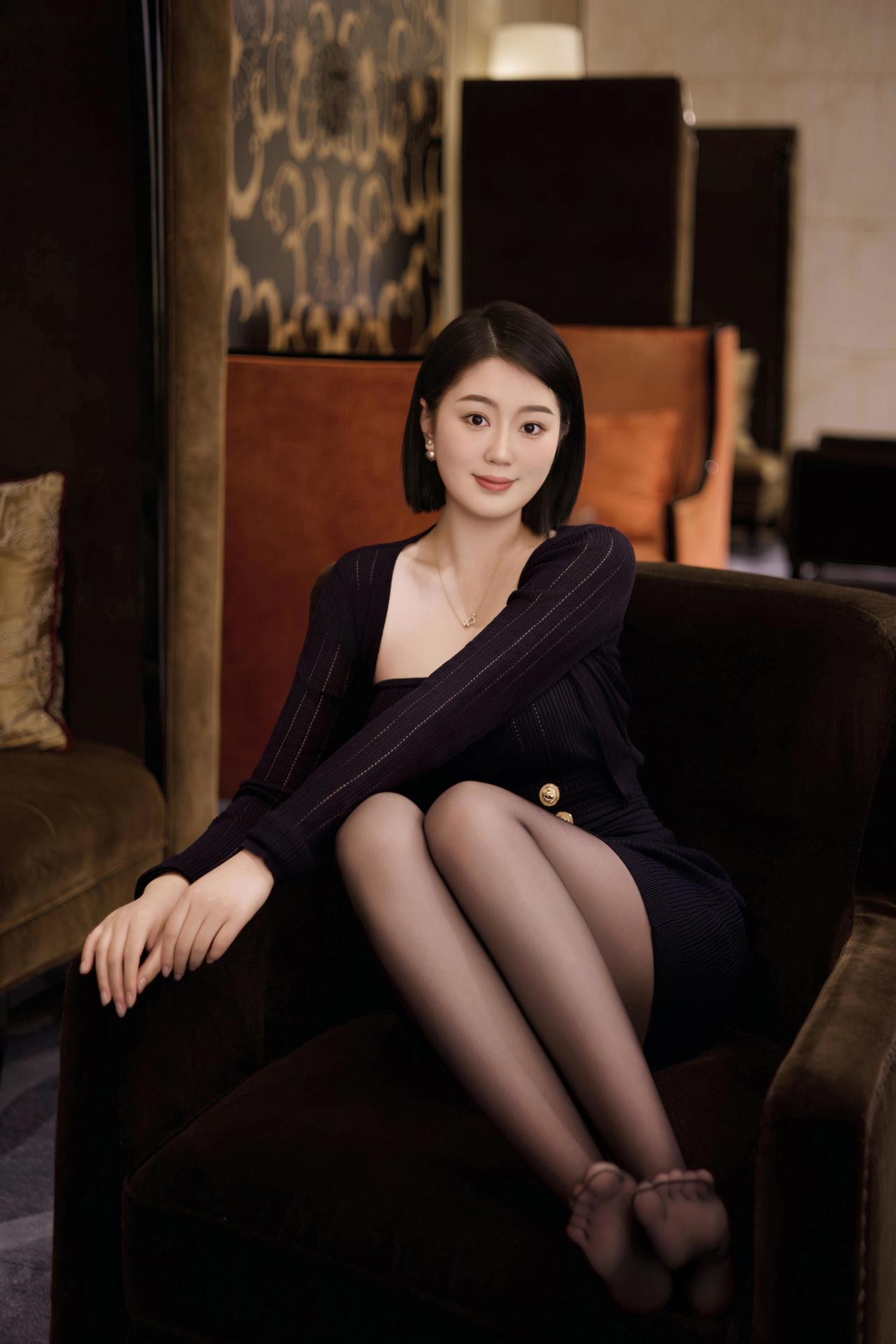 对短发姑娘没有抵抗力如何穿出优雅感和时尚感呢?