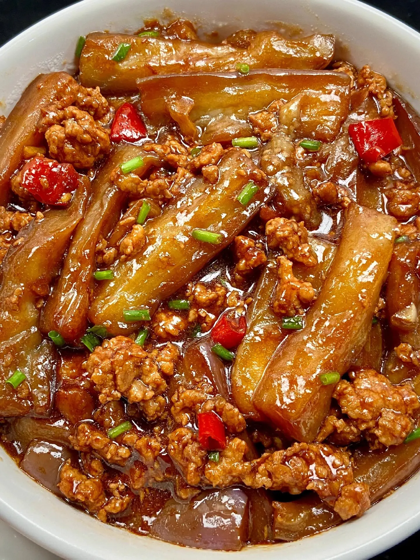 无敌下饭菜，它来了。姐妹们一定要试试这个菜 上无敌下饭的肉沫茄子！ 鲜...