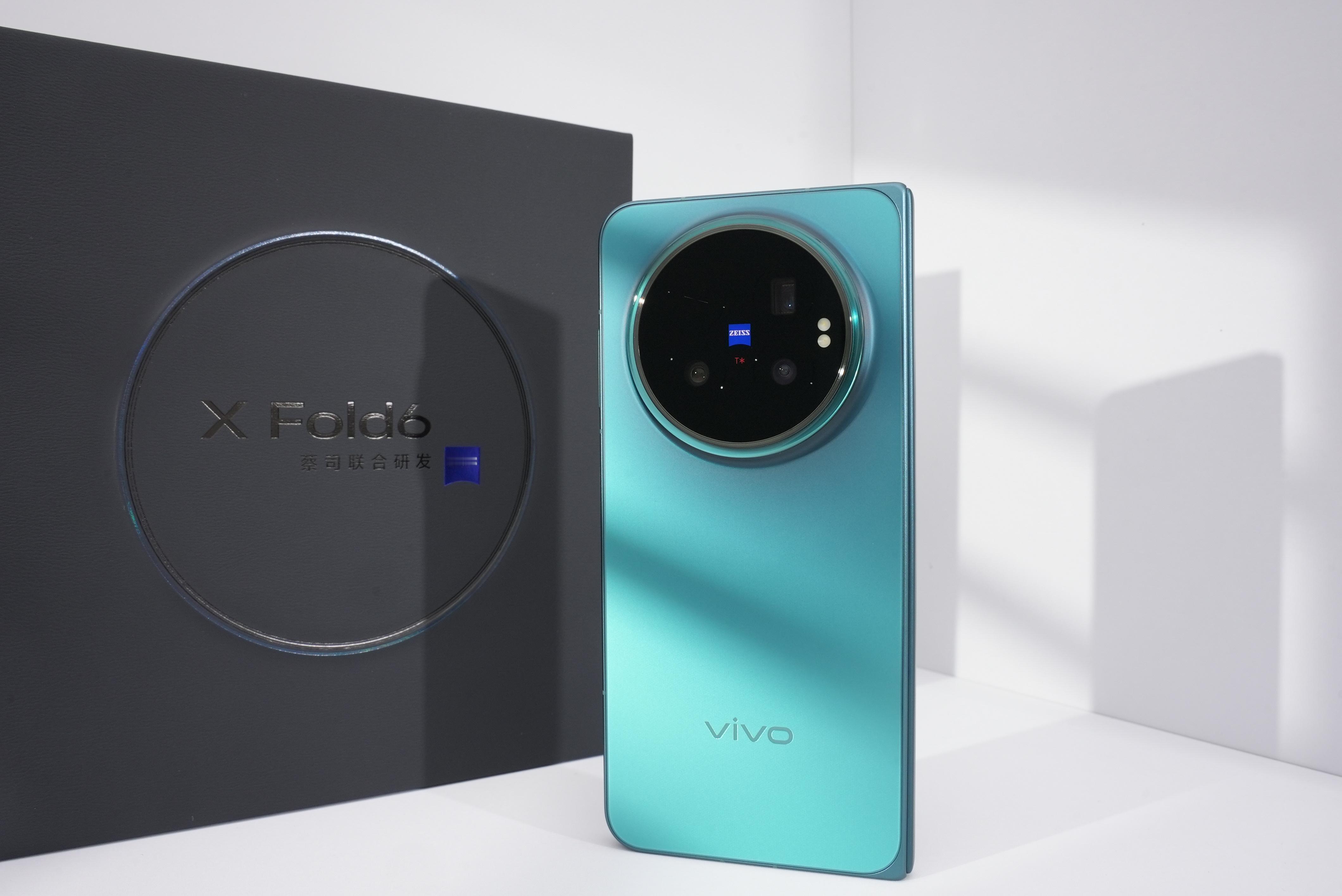 vivo X Fold6真机实拍折痕真的消失了！短的图赏
