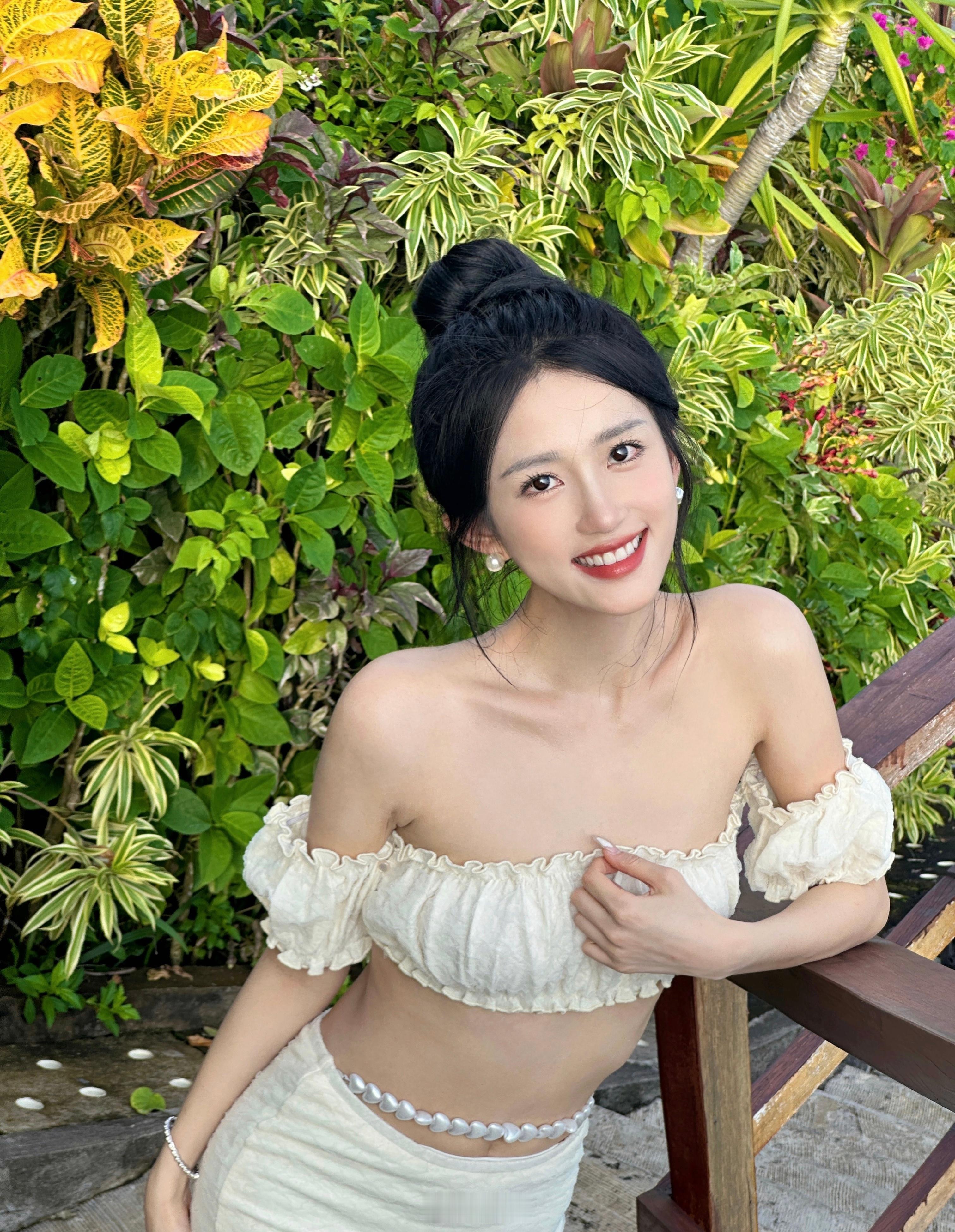 美女与海洋构成一副美丽的画卷 ​​​