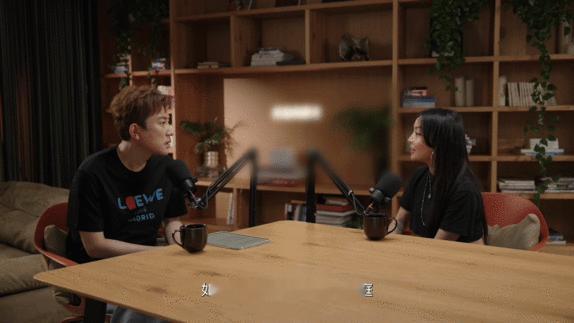 VaVa回应怼梁源的原因Vava说rapper都觉得自己很厉害 VaVa在播客聊