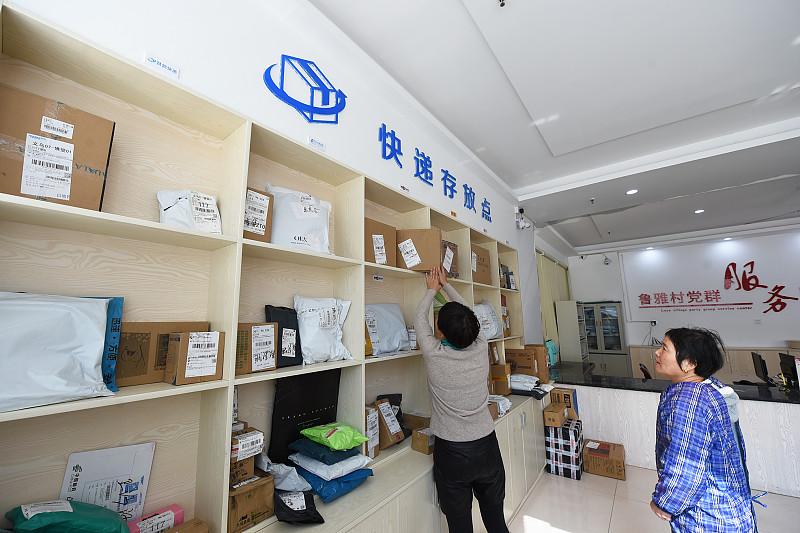 看来免费上楼这项服务，拼多多也坚持不下去了。
      以前天猫超市、京东自营