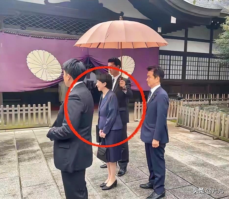 重磅！在中国和俄罗斯分别警告之下，高市早苗暂时没有参拜靖国神社。一天前，多家媒体