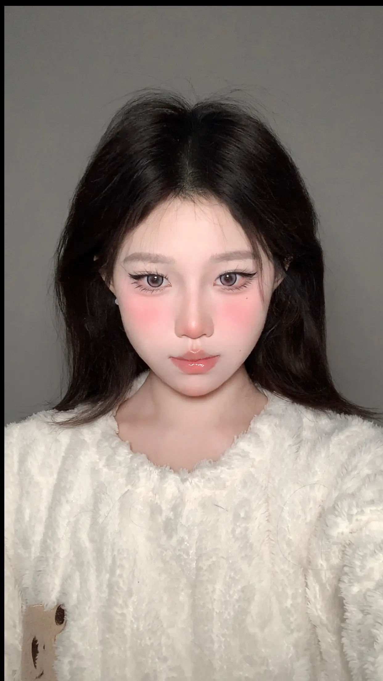 有没有老婆帮我p个服装的hhh 好喜欢这张的脸 但素是睡衣