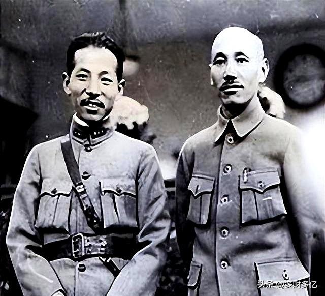 张学良执意送蒋回南京，一句淡淡劝阻，竟成半生囚禁的谶语！
 
1936年12月2