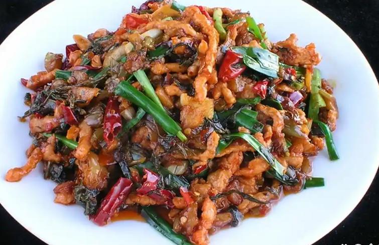 高盐饮食对身体有什么危害?
高盐饮食并非单一加重身体负担，而是潜移默化侵蚀全身脏