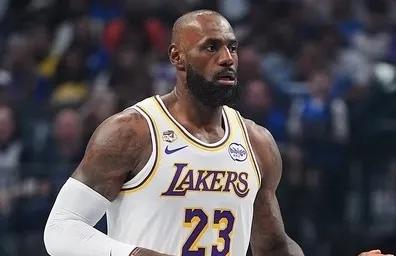 詹皇缺阵，湖人再输36分！

尴尬3连败，湖人赛季连续的4次被雷霆打爆，全阵容的