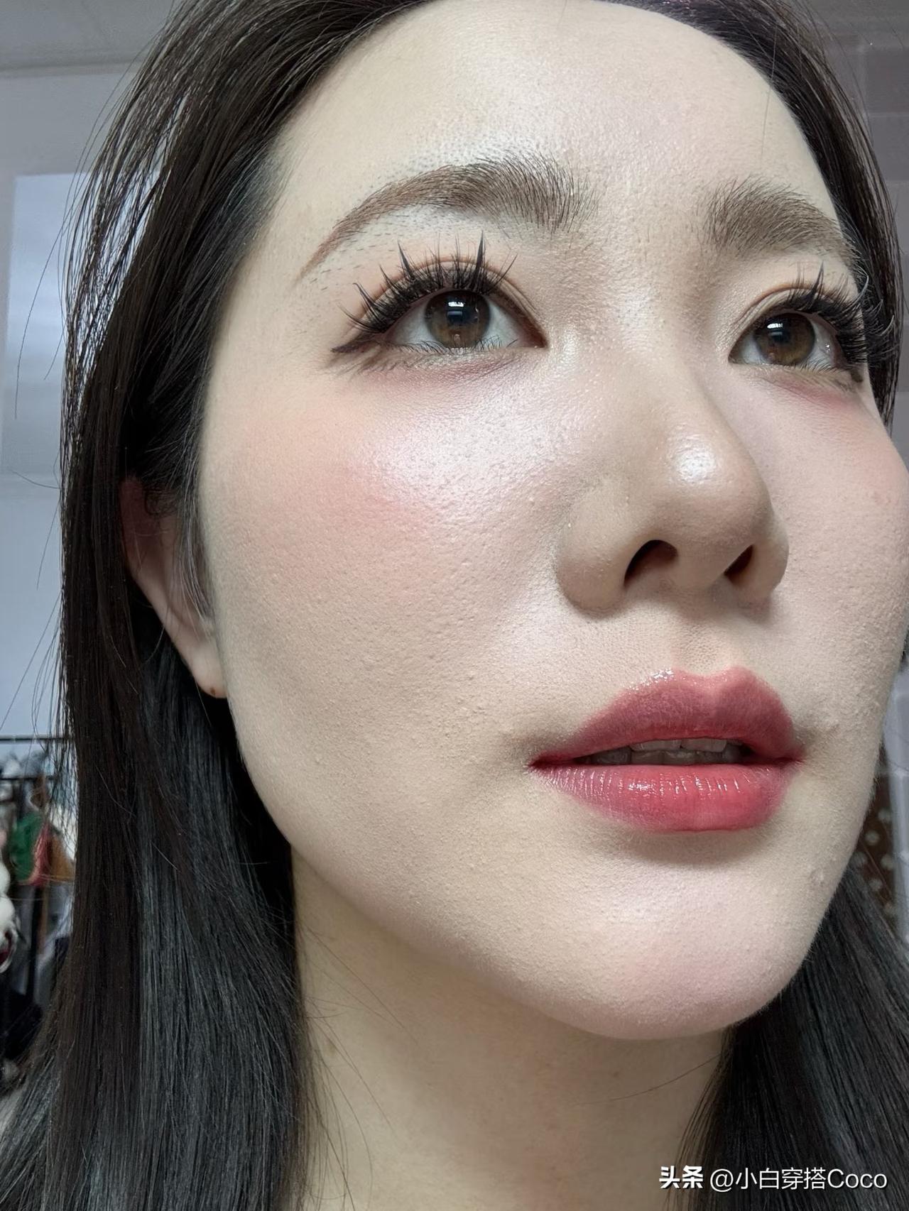 精致的妆容怼脸拍都没有问题啊男人爱看美女，女人也爱看帅哥吗 自然淡雅妆容 自然风