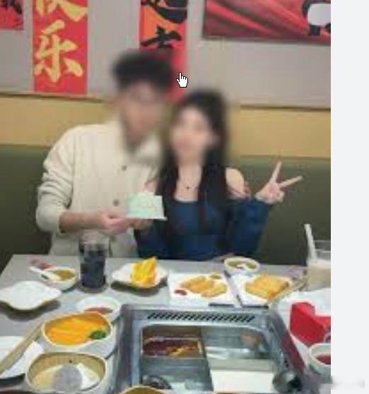 男子168万拍下“乾隆梅瓶”仅值250元,交易完成后协议就失效了，他也没再注意合