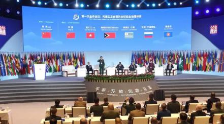 香山论坛第一天，美国派了五角大楼管中国事务的主任，日本却连官方席位都没拿到，前首