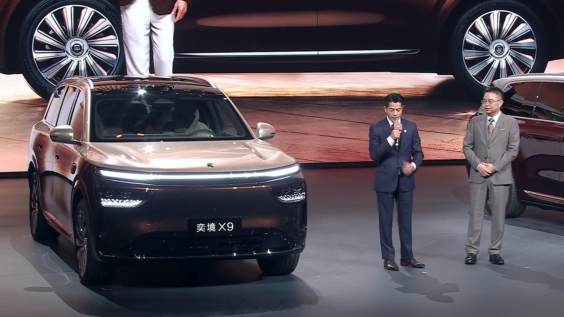 东风与华为乾崑联合打造的第二代家庭旗舰SUV，奕境X9正式上市，置换价27.98