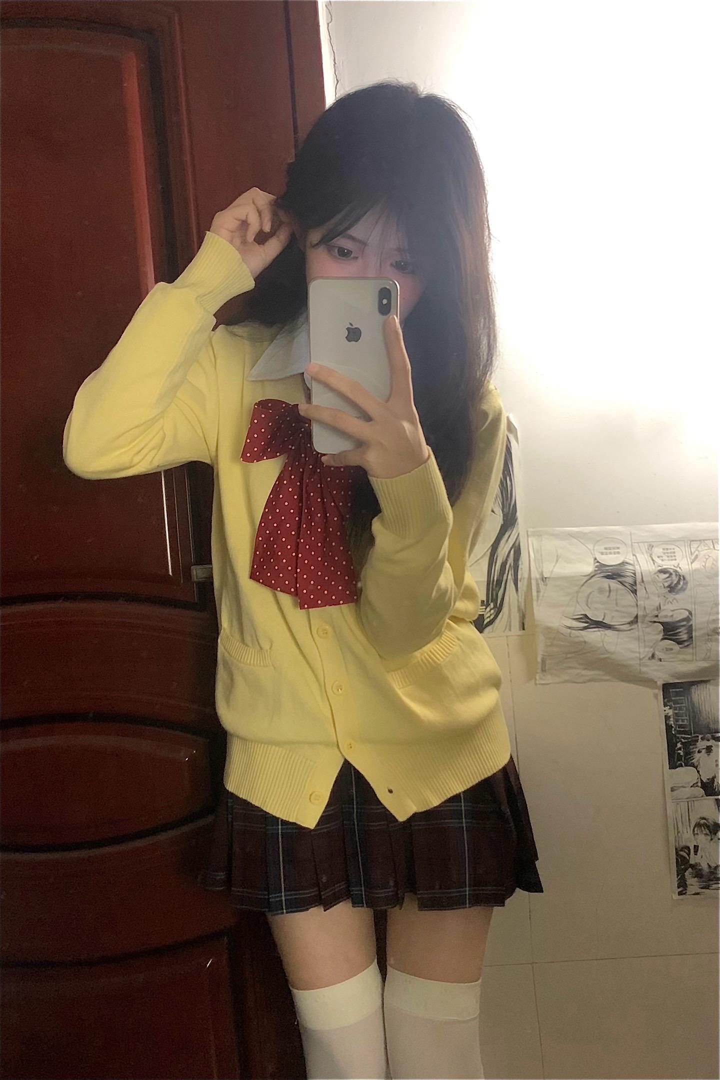 我再也不会像十六岁那样 半夜守在你的聊天框哭泣 不会再为你伤心