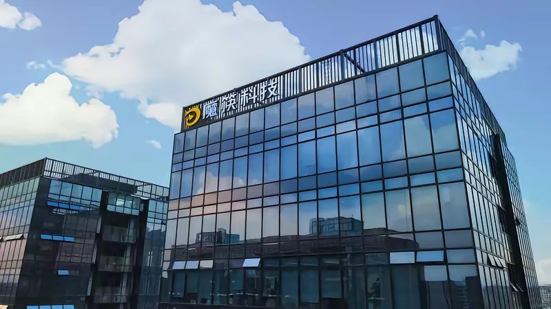 所有人都在炒光模块，AI真正的“数据收费站”已经闷声赚了21亿7月16日晚间，澜