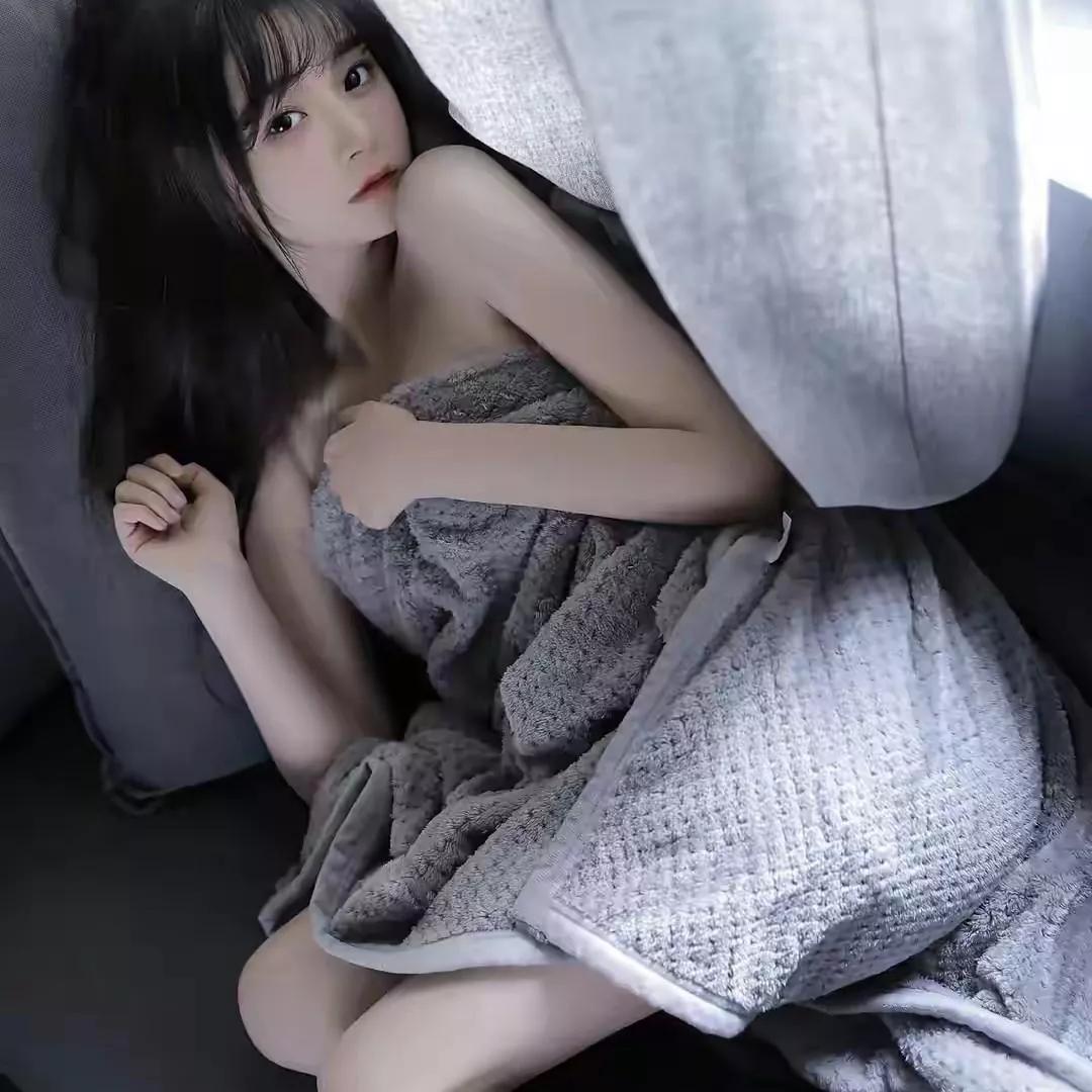 慵懒的午后，温柔地拥抱自己。温柔生活感 秋日午后的温柔 温柔感秋日 永远浪漫的自