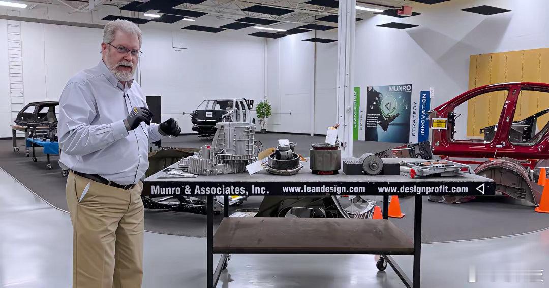 中国的机械设计制造水平真的是提高了，美国比较知名的一个油管博主munro 对比亚