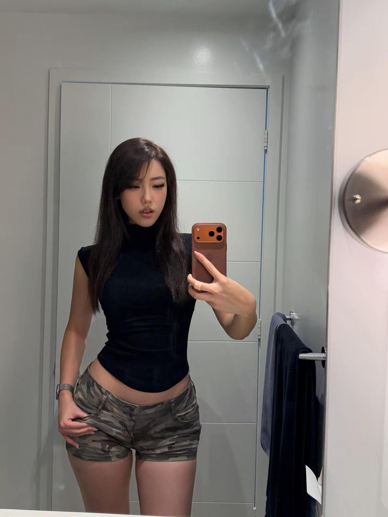 对镜fitcheck