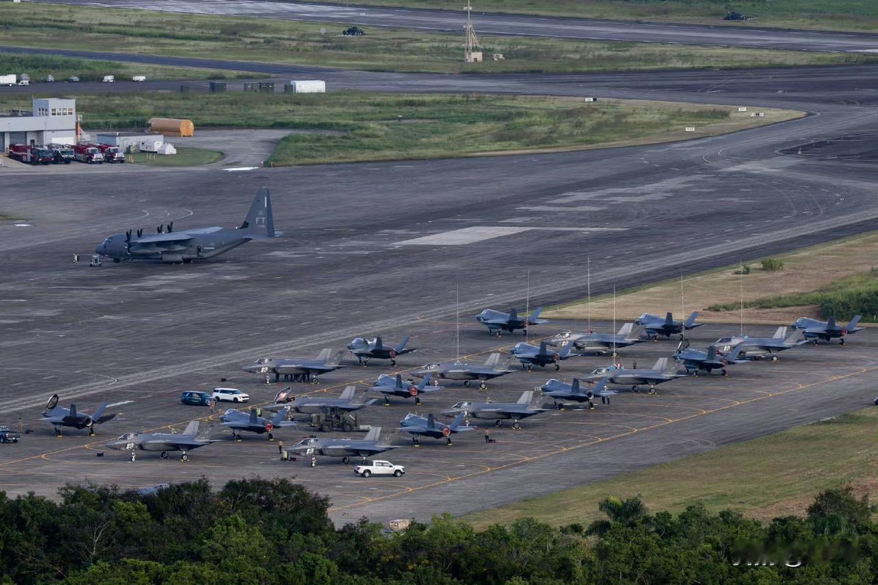 美国国民警卫队空军 F-35A 战斗机抵达波多黎各塞巴市的前罗斯福路海军基地，与