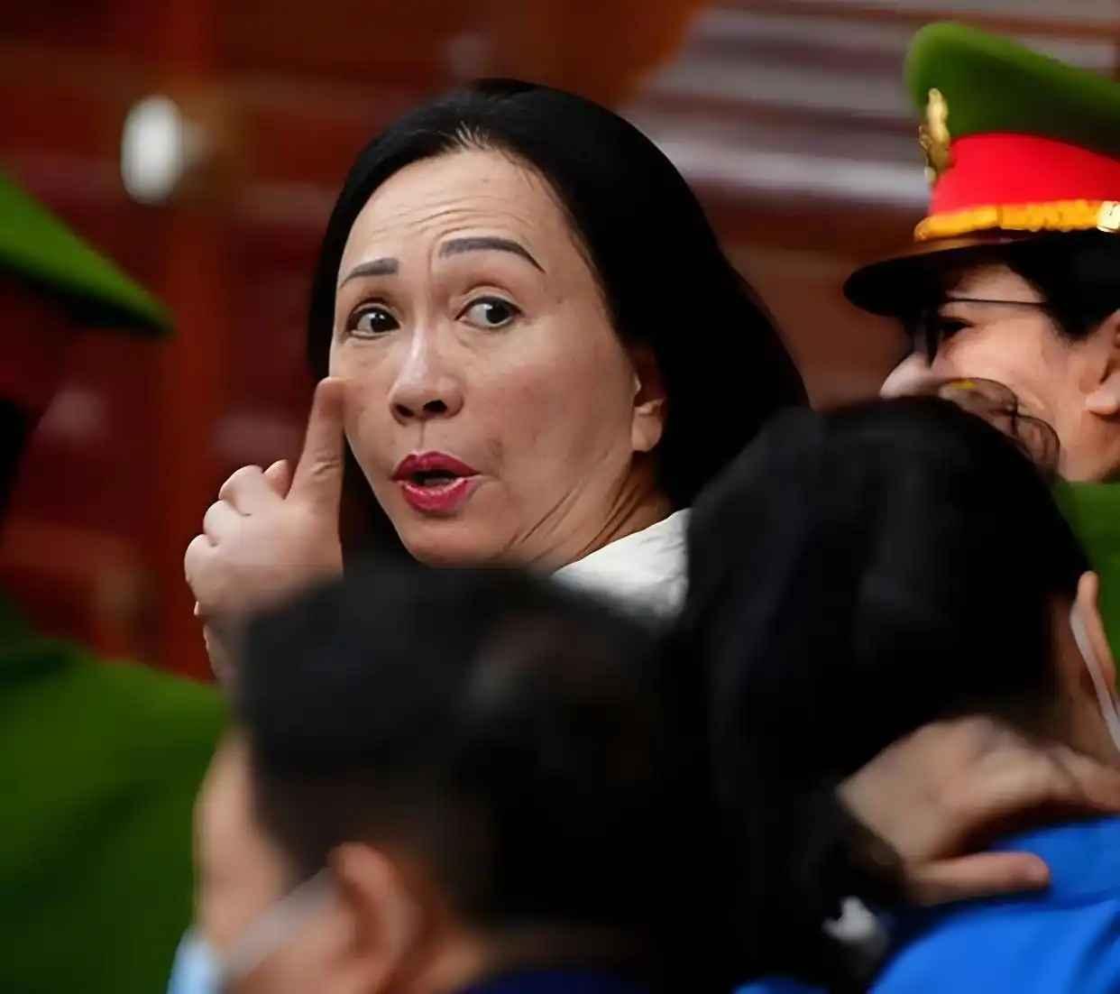 “让我活，我能帮国家赚回200万亿越南盾！”68岁房地产女首富因诈骗304万亿越