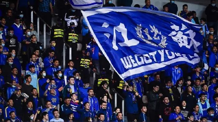 终于还是“一黑到底”的泰州队成了真正的“南哥”
 今晚泰州与南通的苏超总决赛在南