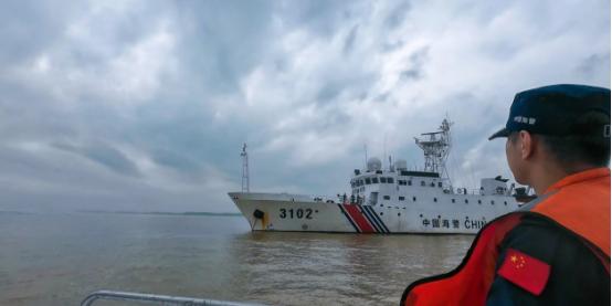 倒反天罡！台海巡舰驱逐大陆海警船，缠斗大约25小时
 
根据台“海巡署”8月4日
