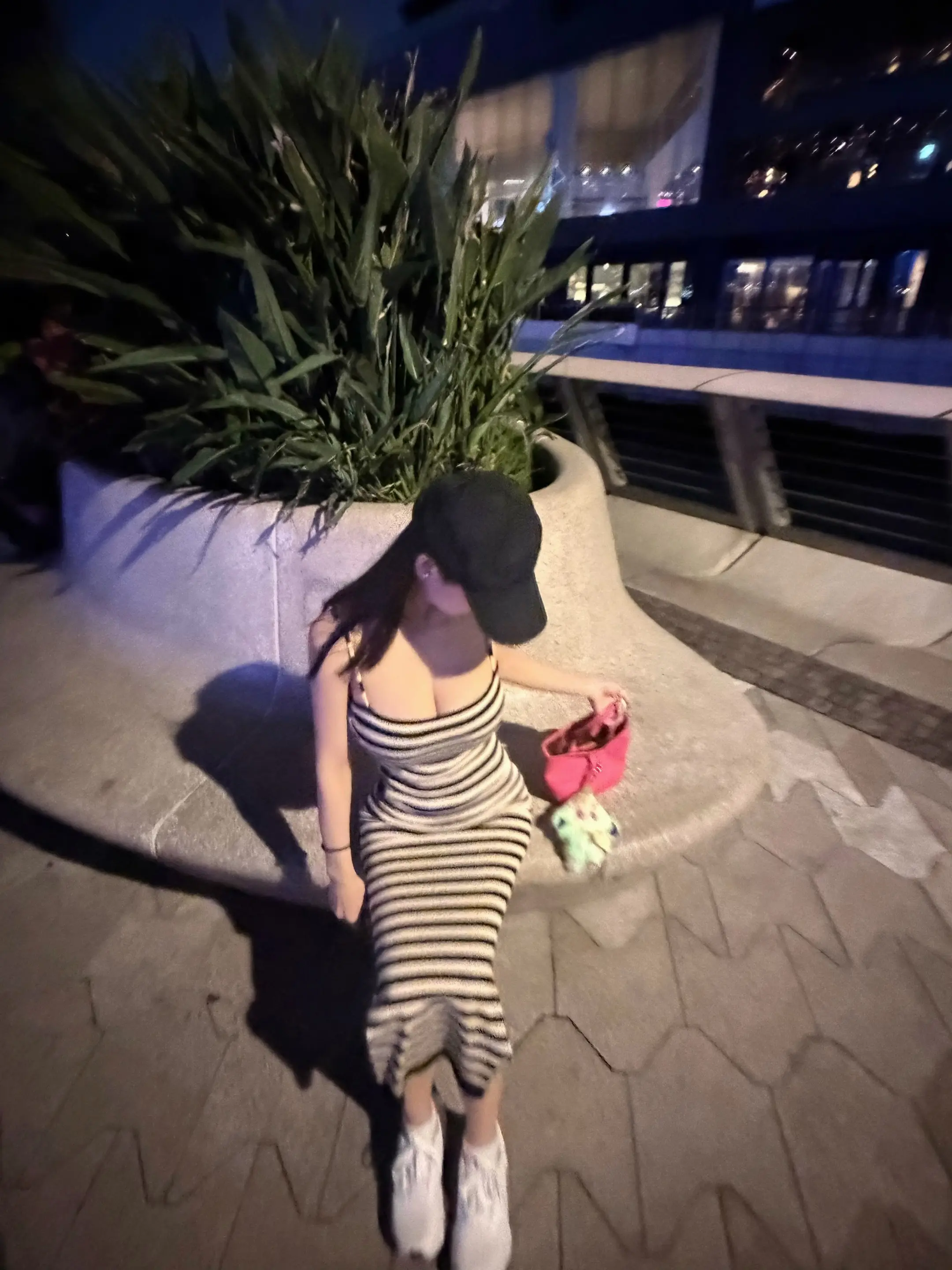 窗外的天气 像你心忐忑不定