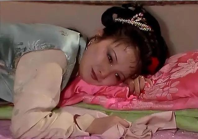 别被古装剧骗了！通房丫鬟的真实命运，比你想象的更屈辱

古代的通房丫鬟，其实就是