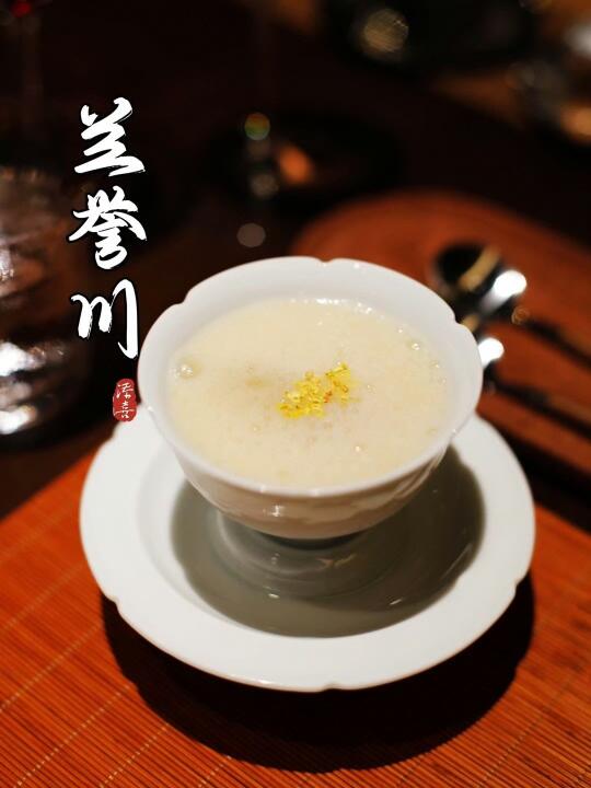 🌿西湖边这栋民国老洋房，藏着中国素食的璞真美学 	 梅鹤堂的黄昏总带...