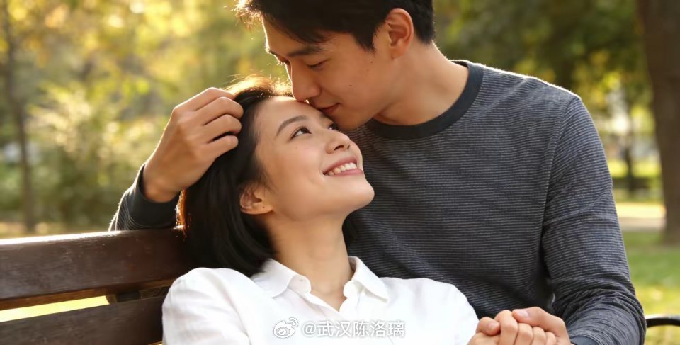 泡妞秘籍追妞其实有门道，五句真言要记牢。第一脸皮就得厚，被拒也不往心留。第二胆子