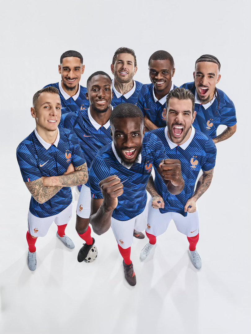 这哪里是反派嘛 一帮球踢得不错的小盆友罢了 