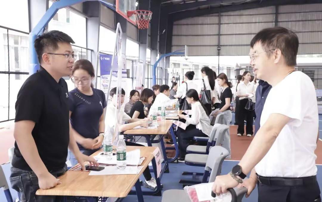实习赋能成长 职涯蓄力启航。时尚设计学院2027届校企实习双选会圆满落幕广州市白