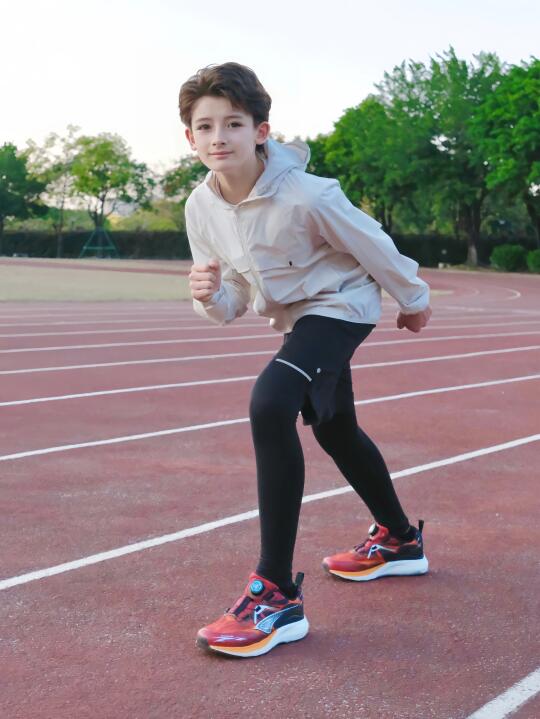 11岁的他👦🏻40码的脚👣你信吗⁉️