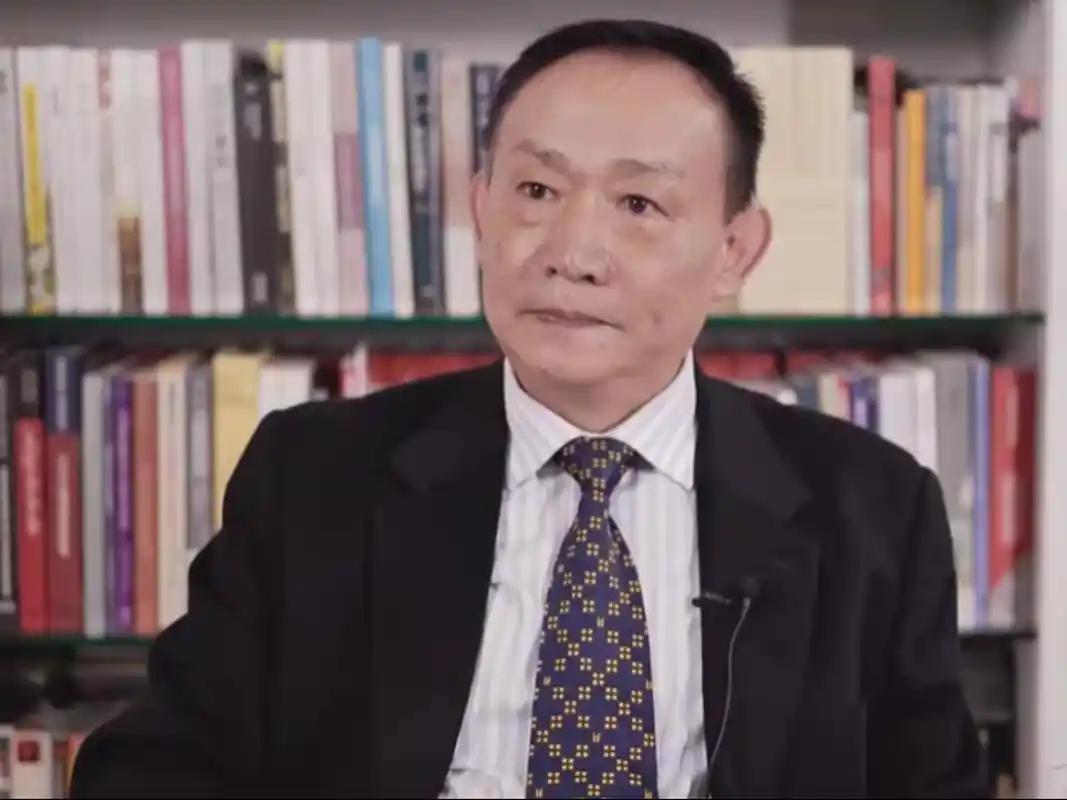 醒醒吧，别再迷信“无人经济”！
 
卢麒元直言：饭碗比高科技大梦更重要。
 
在