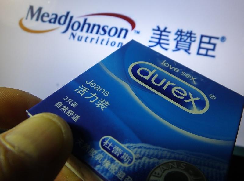 销量骤降，安全套巨头被“抛售”！年轻人涌进2000亿元的情趣用品近年来，安全套巨