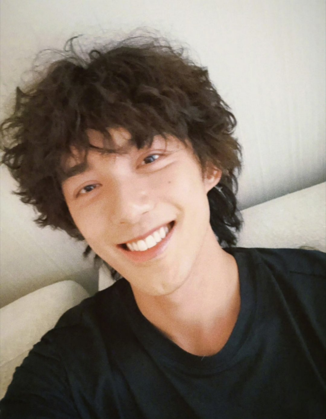 吴磊比耶拍照 我同意和吴磊一起比✌️吴磊天天发比耶视频[酷] ​​​