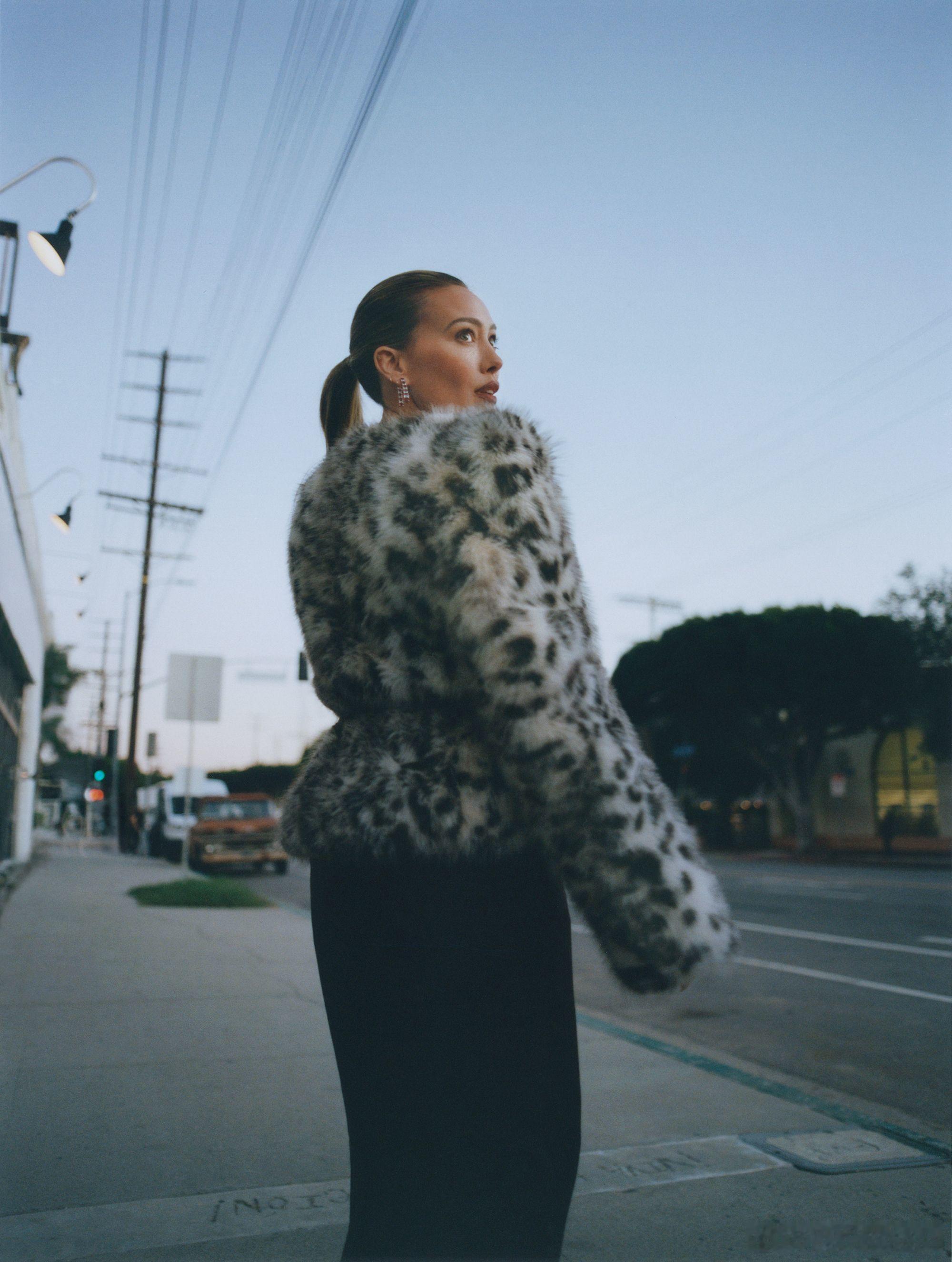 Hilary duff希拉里达芙为《Glamour》杂志2026年新一刊拍摄的封