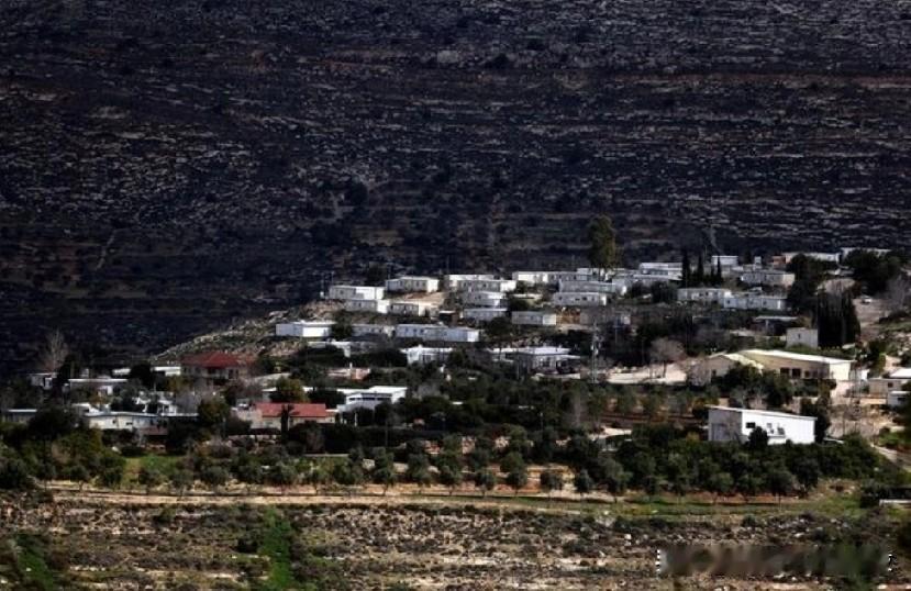 在约旦河西岸，以色列预备役人员驾车撞向正在祈祷的巴勒斯坦人。
路透耶路撒冷12月