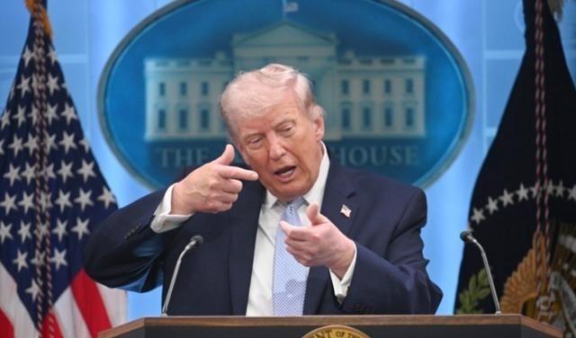 中国是如今特朗普在全球范围内，除了以色列这个爹之外，唯一一个不敢拿来调侃的国家，