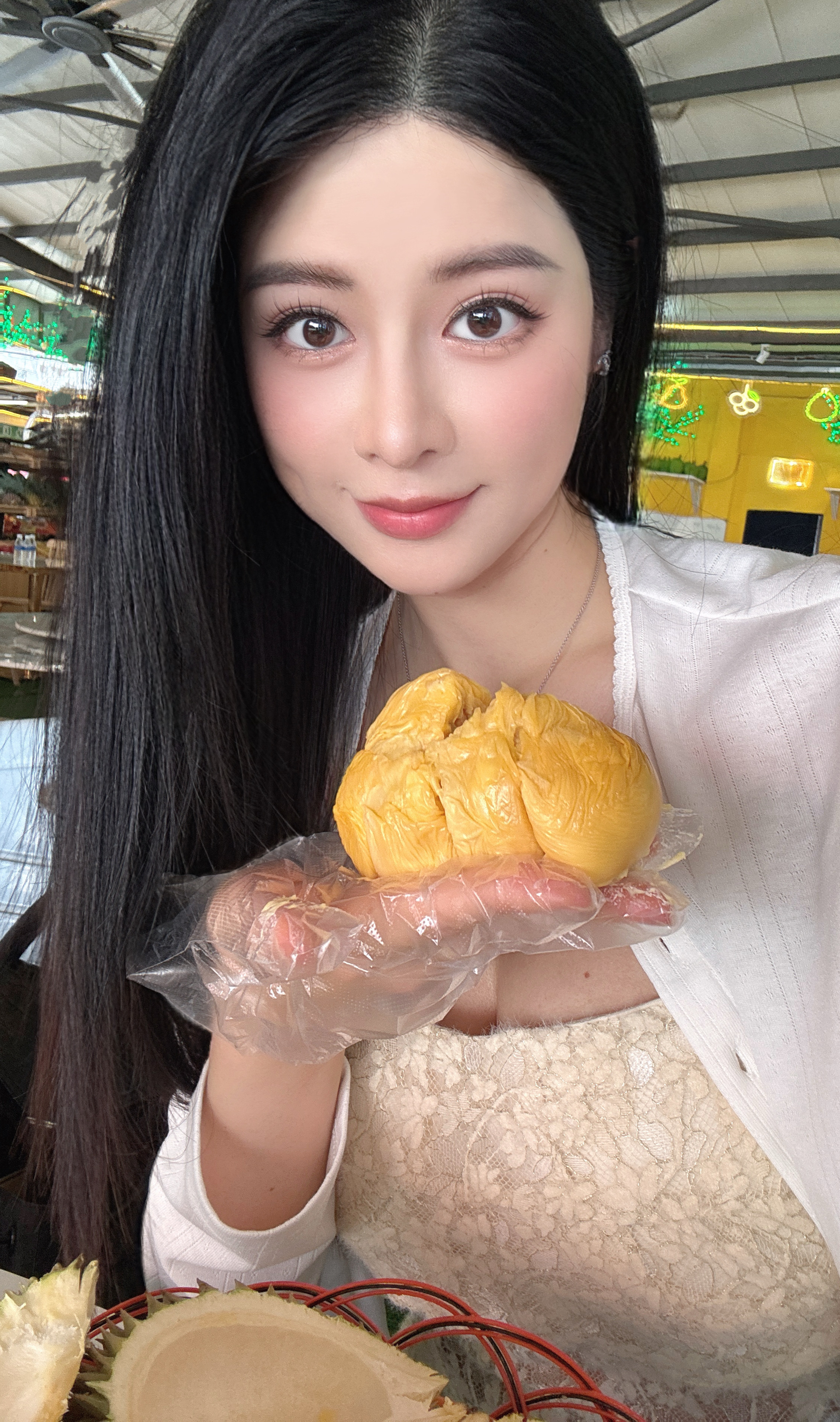 一个人干一个榴莲妥妥的 马来西亚·吉隆坡