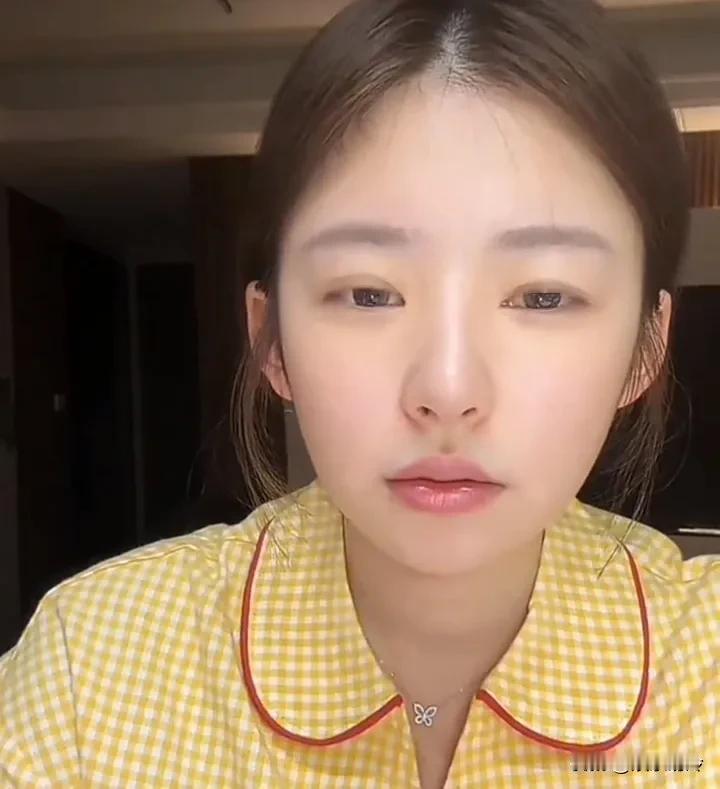 黄一鸣说，其实我不应该破防把这件事说出来，我曝出来只是想给大家一个解释，不是为了