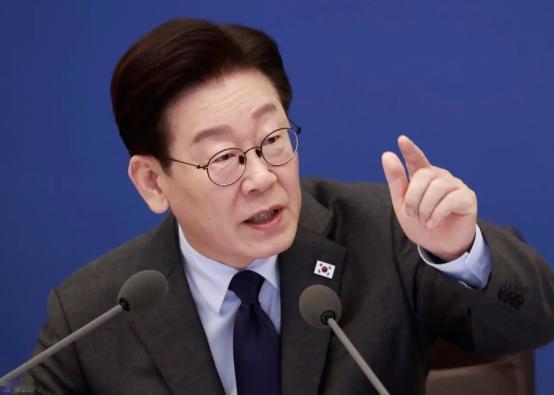 无中国代表在场，李在明送北约两句话！对此人，中国得留个心眼！
 
安卡拉的北约峰
