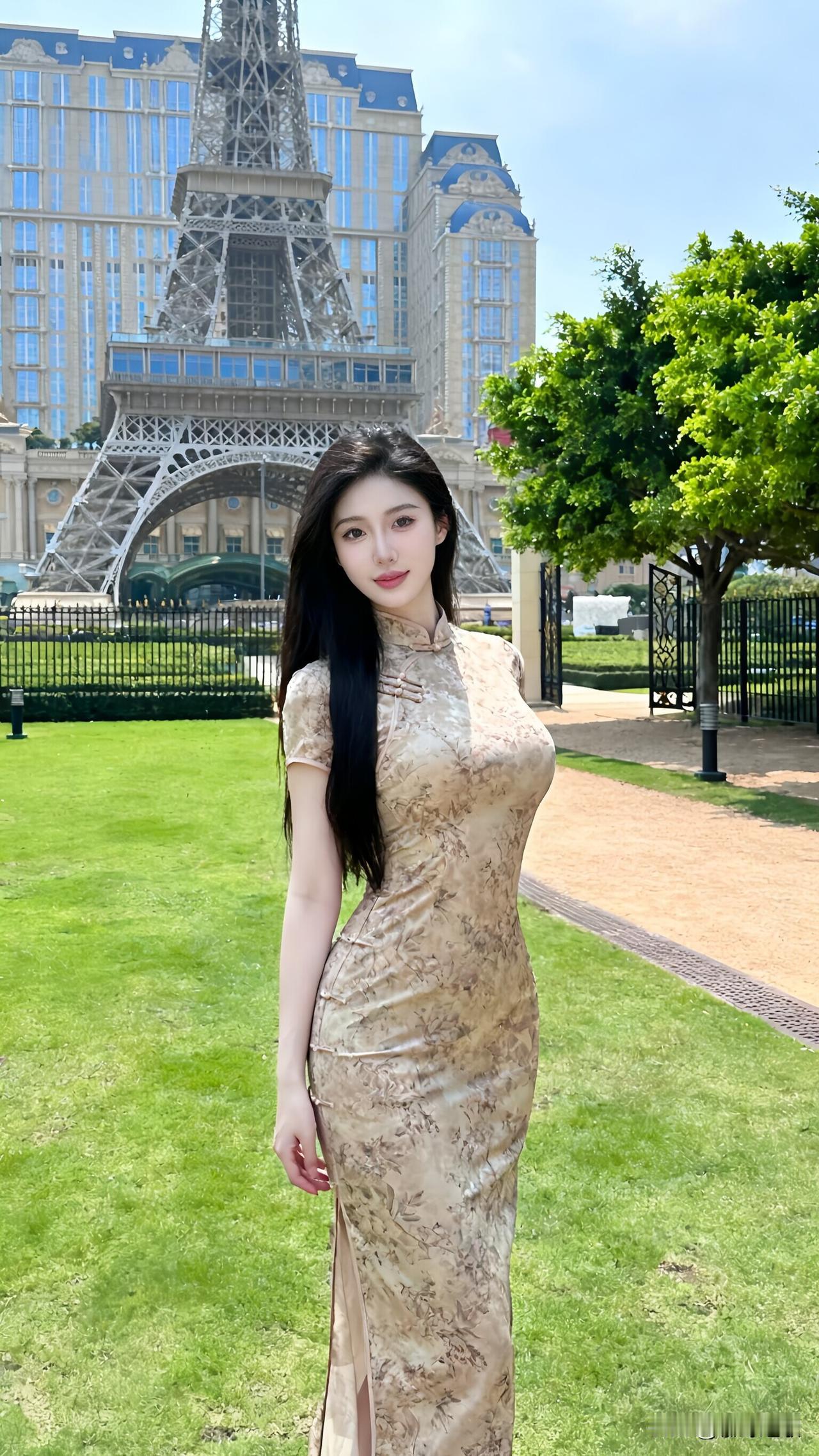 旗袍配埃菲尔，美到挪不开眼
 
谁懂啊！刷到这组图直接被戳中审美！
 
中式旗袍